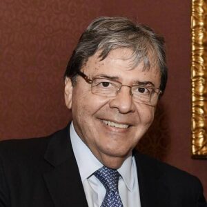 Carlos Holmes Trujillo