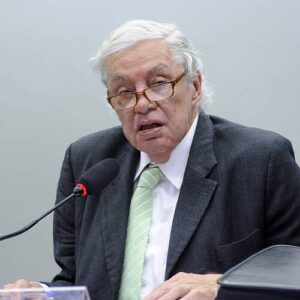 Carlos Lessa