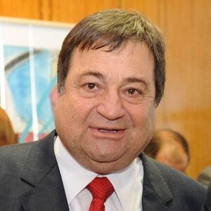 César Halum