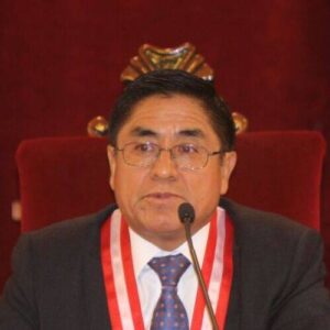 César Hinostroza