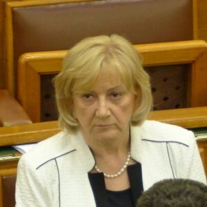 Erzsébet Schmuck