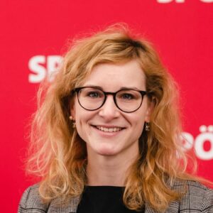 Eva-Maria Holzleitner