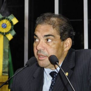 Hélio José