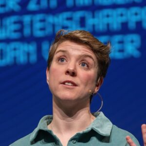Hetty H Helsmoortel