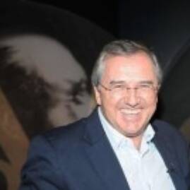 Laurentino Gomes