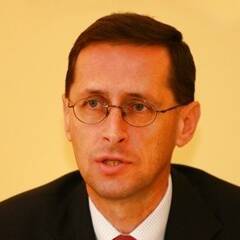 Mihály Varga