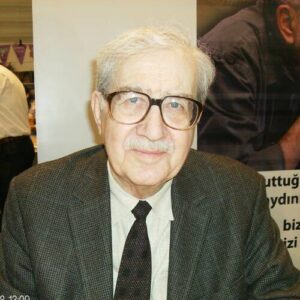 Turgut Özakman