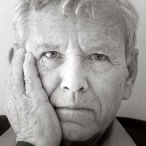Amos Oz