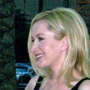 Angela Kinsey