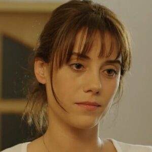 Cansu Dere