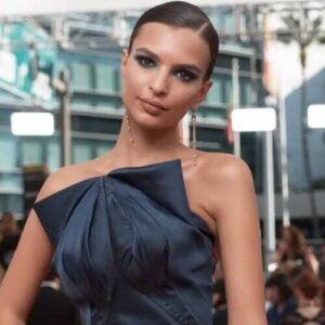 Emily Ratajkowski