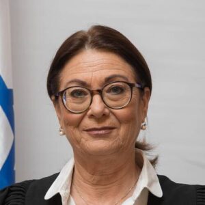 Esther Hayut