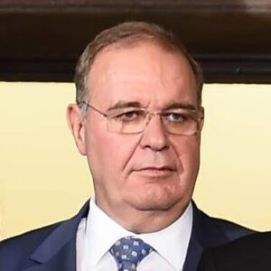 Faik Öztrak