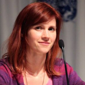 Julie McNiven