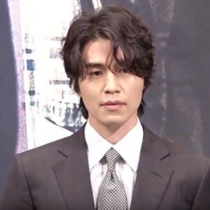 Lee Dong-wook de Ha joon