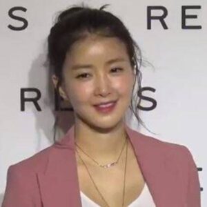 Lee Si-young