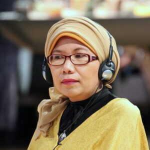 Lily Yulianti Farid