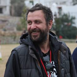 Nejat İşler