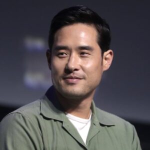 Raymond Lee