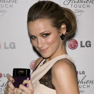 Shantel VanSanten